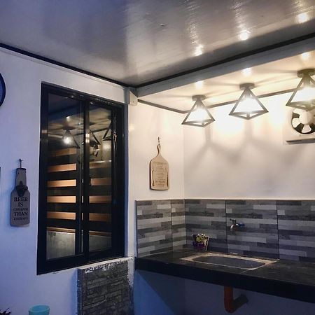 Central Hub Homestay 푸에르토프린세사 외부 사진