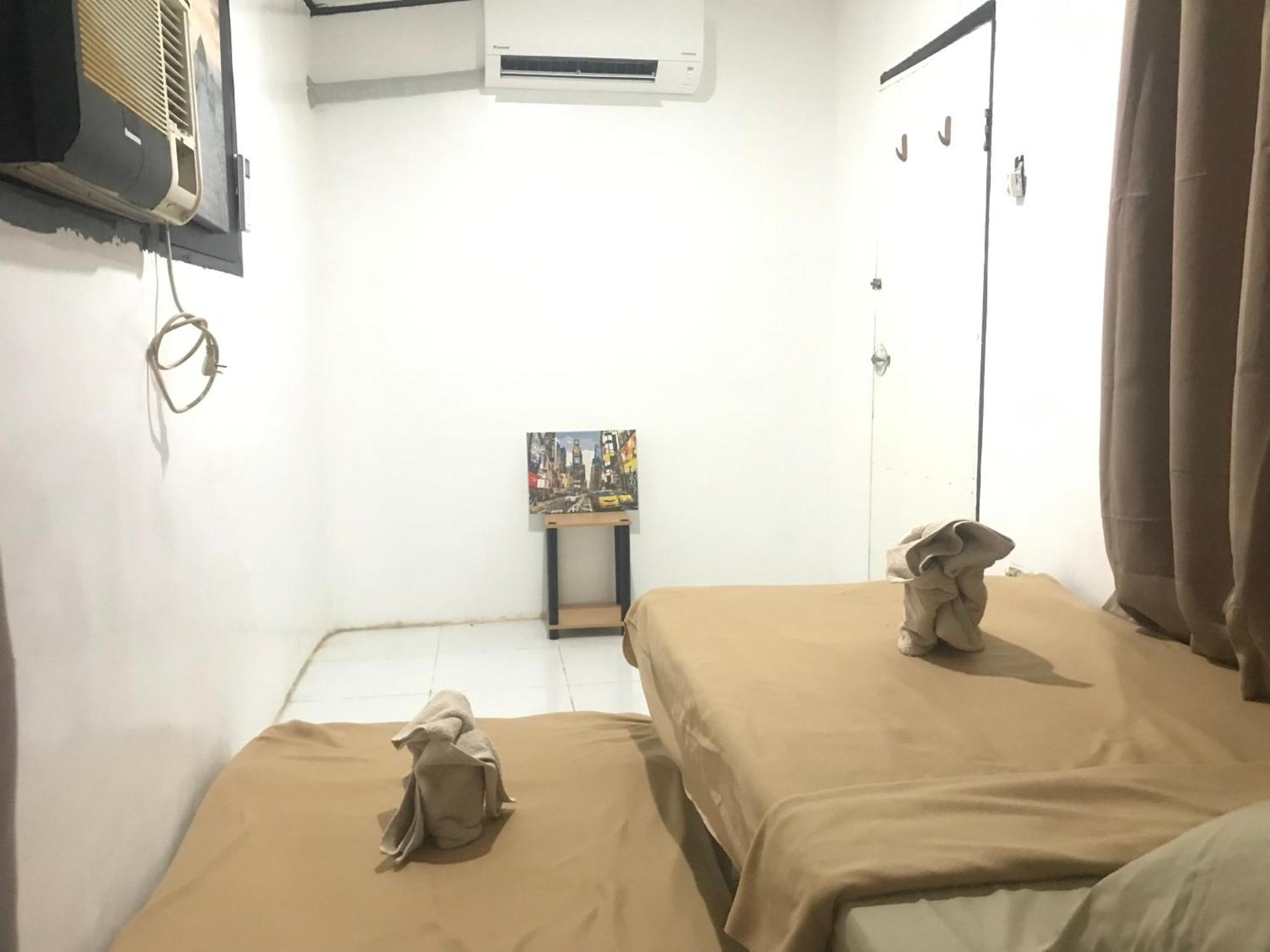 Central Hub Homestay 푸에르토프린세사 외부 사진